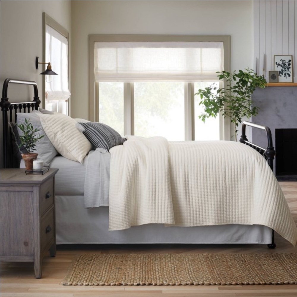 Twin sized quilt Cream off white Hearth and hand magnolia